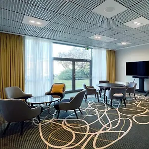 Leonardo Otel